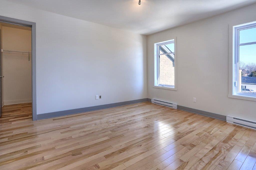 3345 LAVAL L�VESQUE OUEST LOCATION APRES SINISTRE